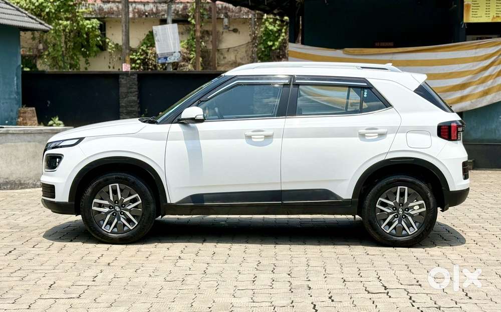 Hyundai Venue 1.0 S (o) Turbo Dct, 2024, Petrol