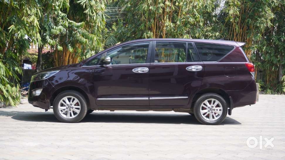 Toyota Innova Crysta 2.8 Zx At 7 Seater, 2016, Diesel