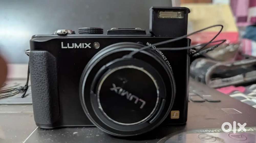 Lumix LX7 Compact Point & Shoot camera