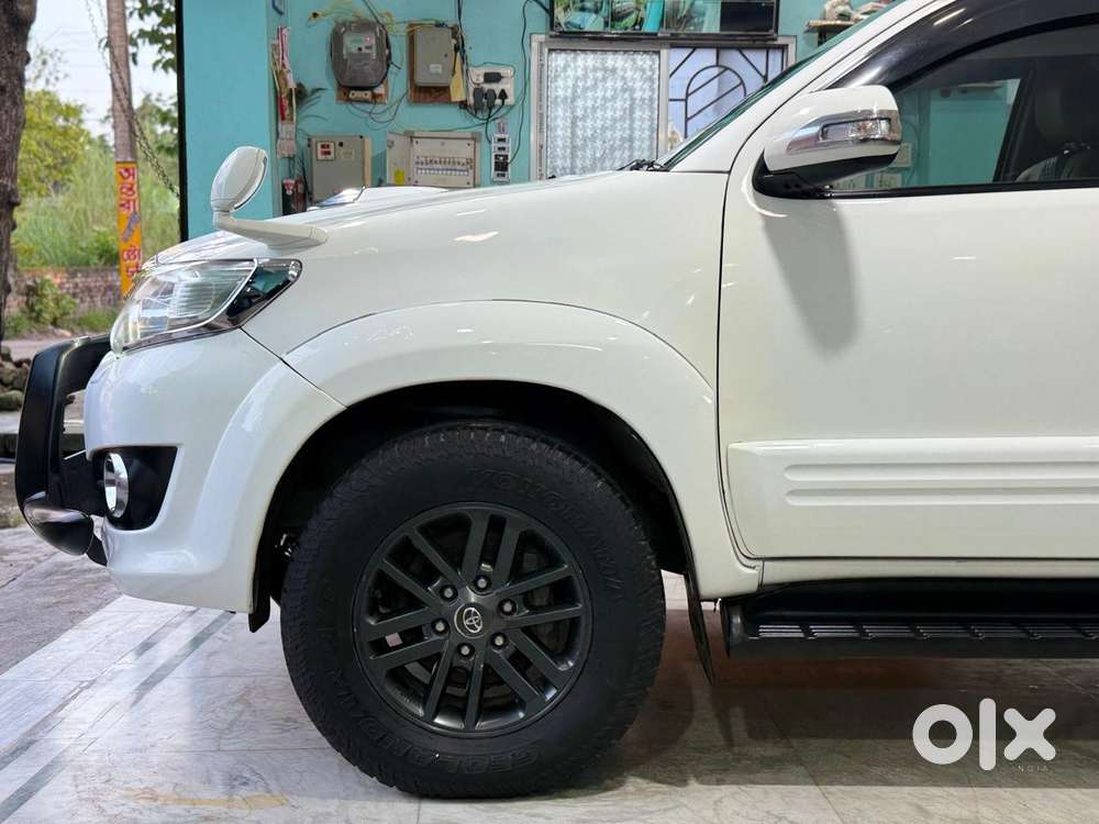 Toyota Fortuner 4x2 Manual, 2015, Diesel