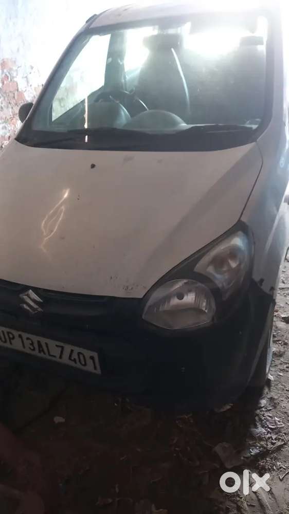 साफ सुथरी, कम चली गाड़ी।