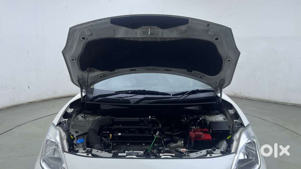 Maruti Suzuki Dzire Vxi Ags, 2022, Petrol