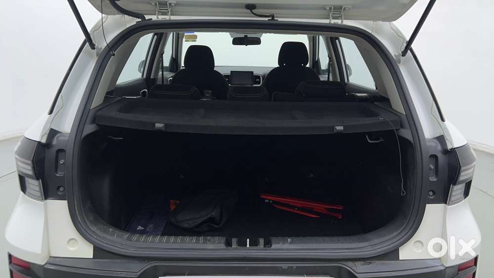 Hyundai Venue 1.0 S (o) Turbo Dct, 2023, Petrol