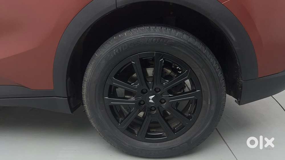 Mahindra Xuv700 2.0 Ax 7 Petrol At Luxury Pack Str, 2024, Petrol