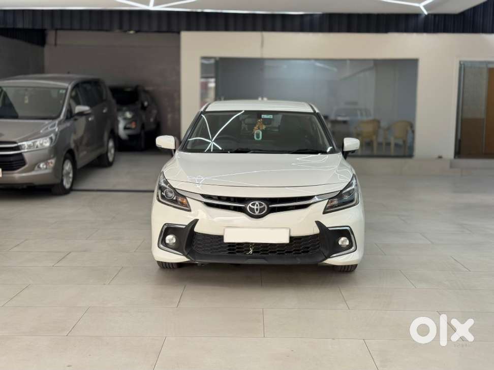 Toyota Glanza 1.2 V Amt, 2024, Petrol