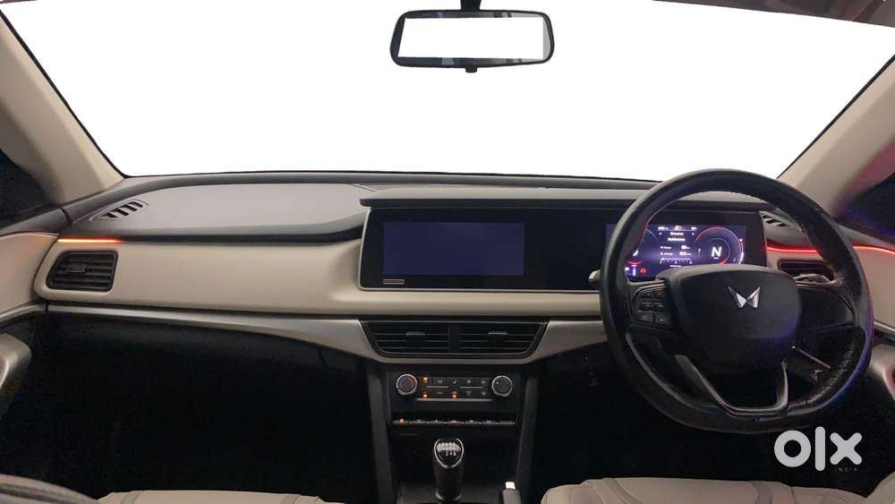 Mahindra Xuv700 2.2 Ax 3 Diesel Mt 7 Str, 2022, Diesel