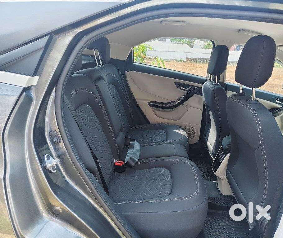 Tata Nexon 1.2 Revotron Xza Plus (o) Amt, 2022, Petrol