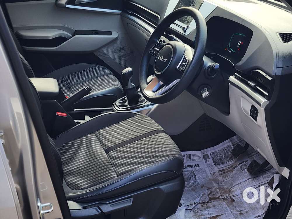 Kia Carens 1.5 Prestige 7 Str, 2023, Petrol