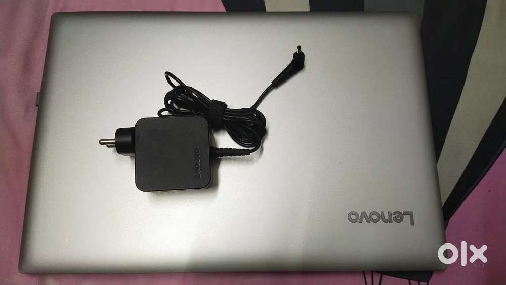 Lenovo Ideapad 330 - Looks New
