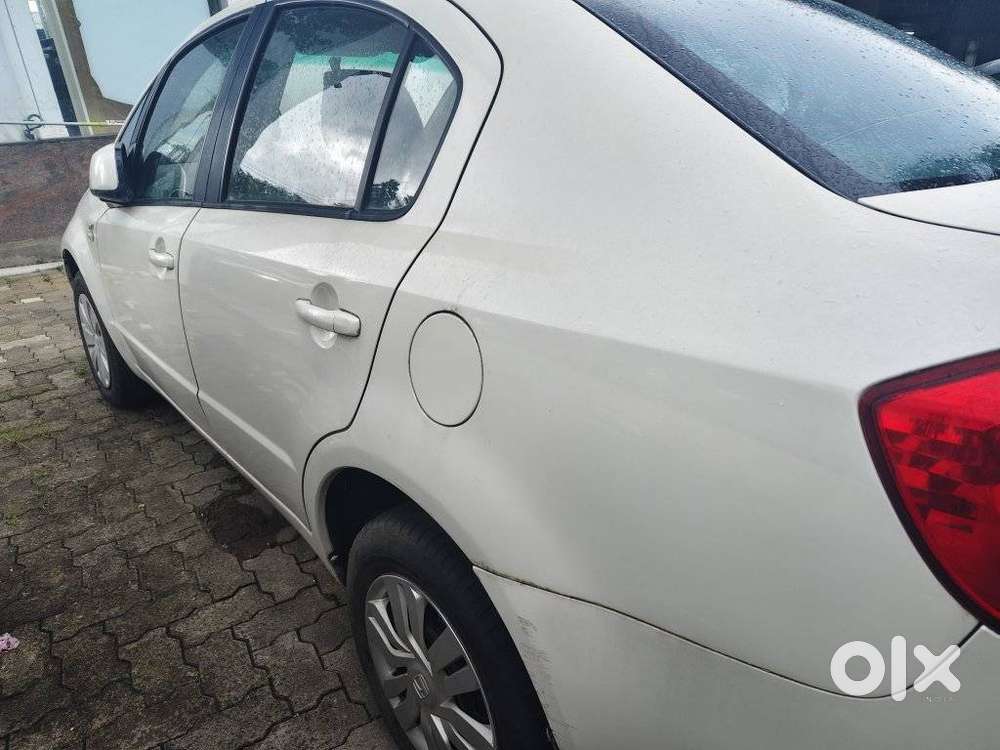 Maruti Suzuki Sx4 Vxi Bsiv, 2011, Petrol