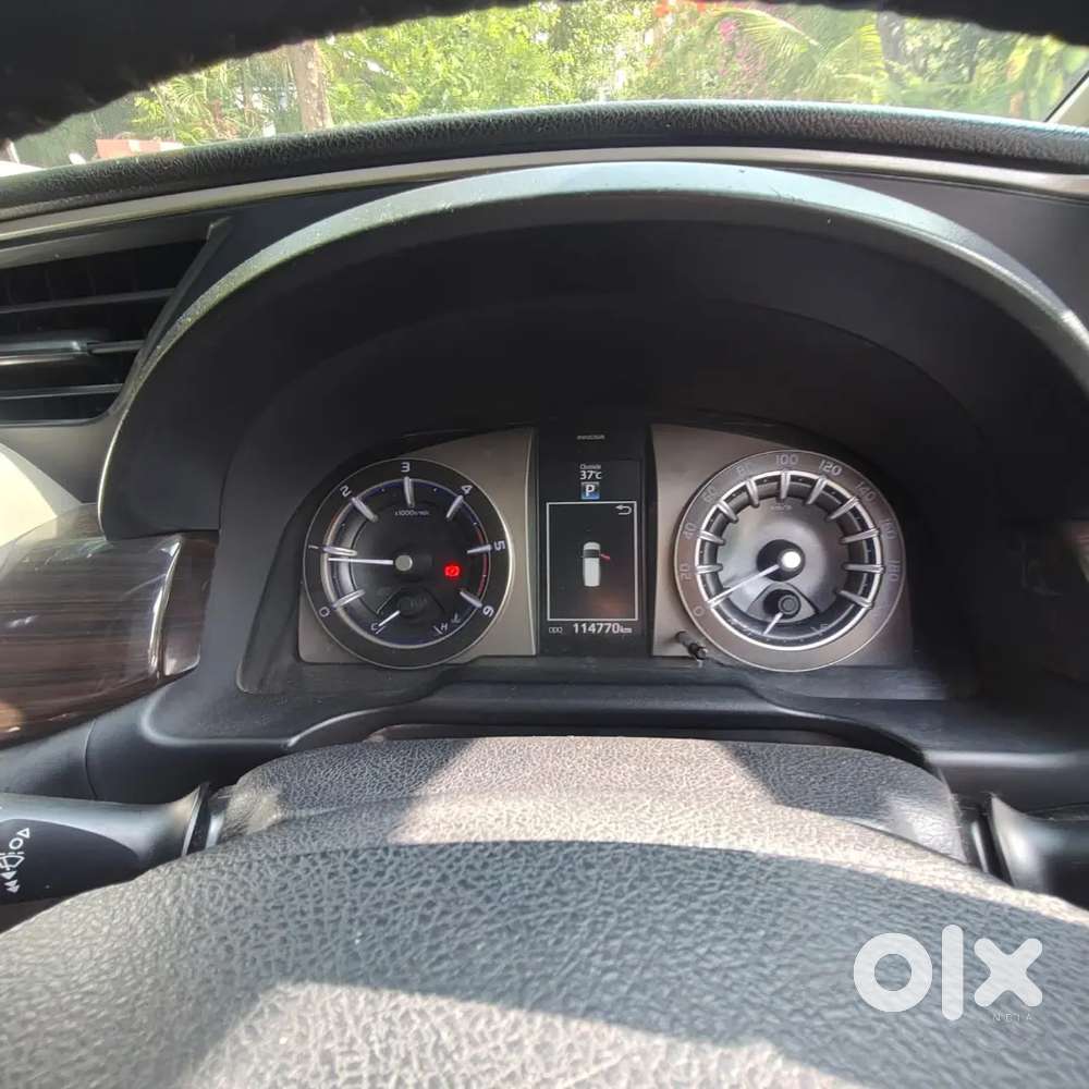 Toyota Innova Crysta 2016 Diesel 115000 Km Driven