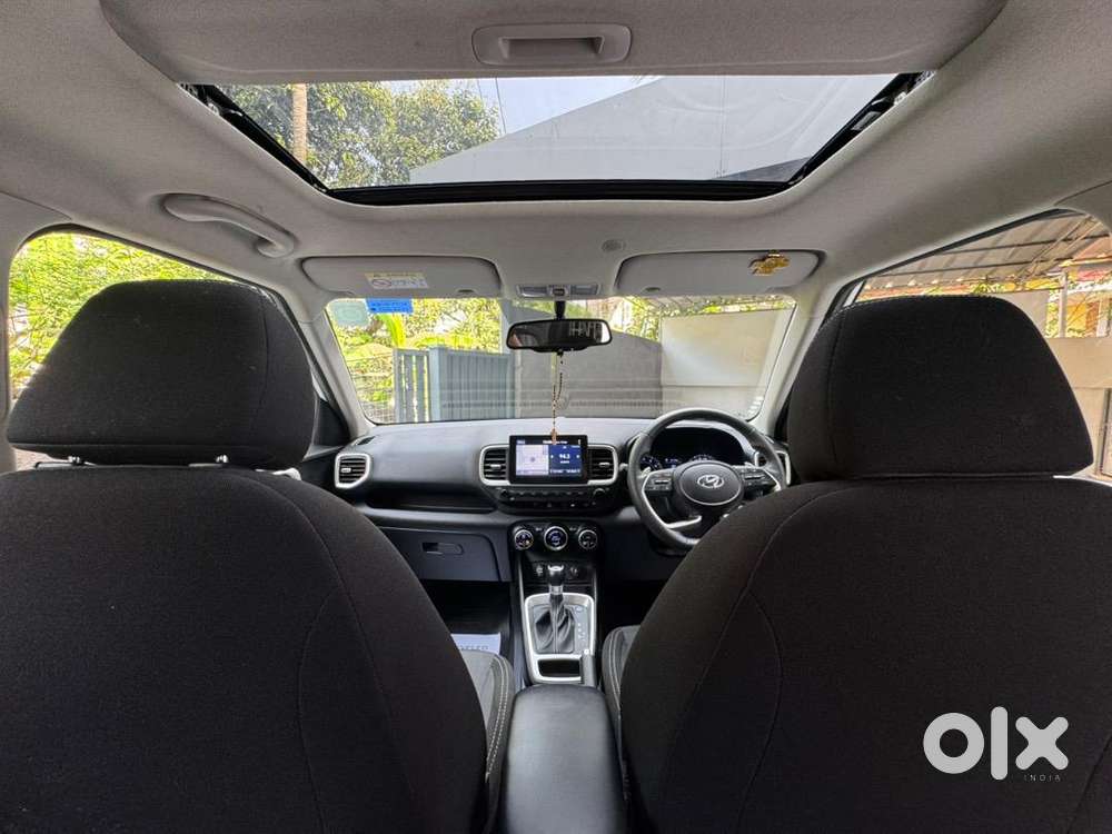 Hyundai Venue 2021 Petrol 18337 Km Driven Well Maintained