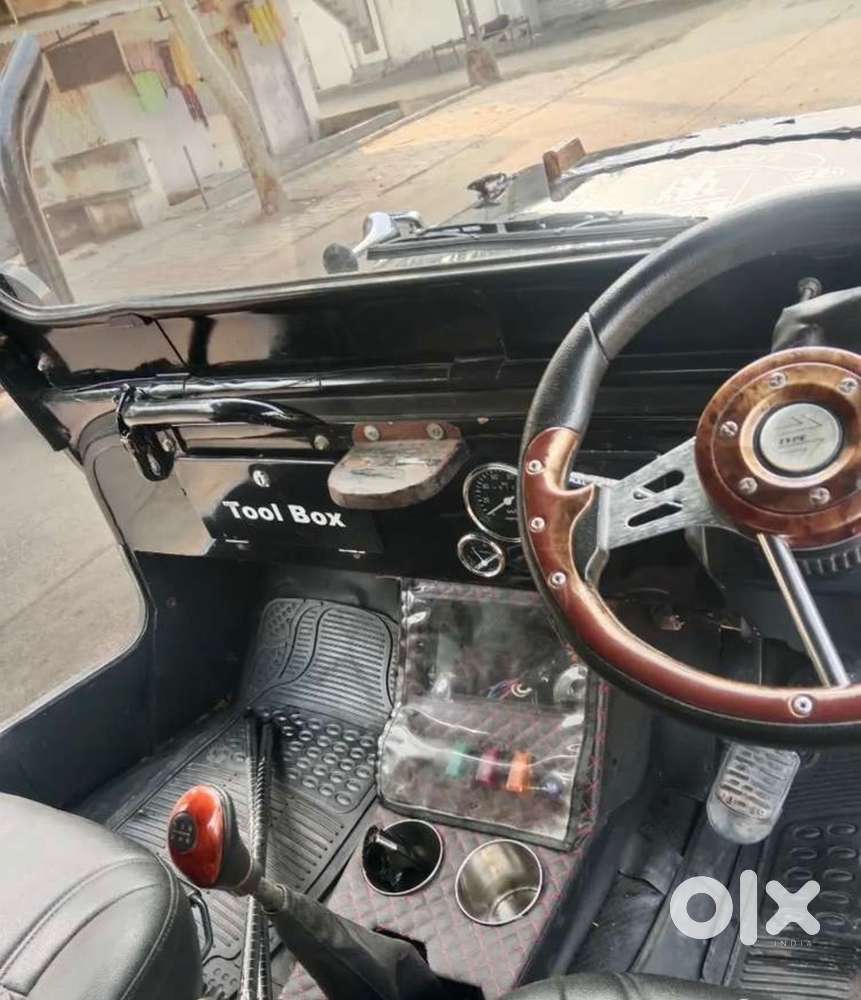 Mahindra Jeep Classic 2004