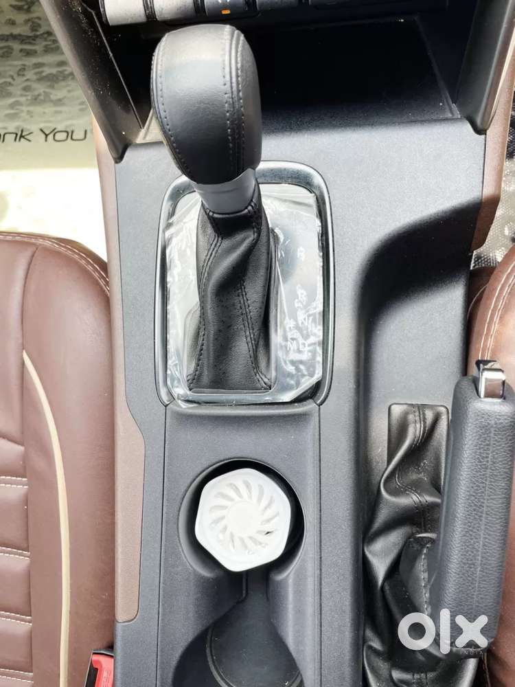 Mahindra Scorpio N Z4 Petrol At 7 Str, 2025, Petrol