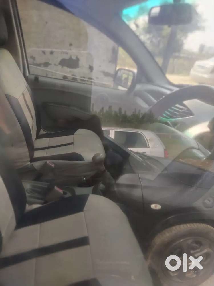 Mahindra Quanto 1.5 C4 2018
