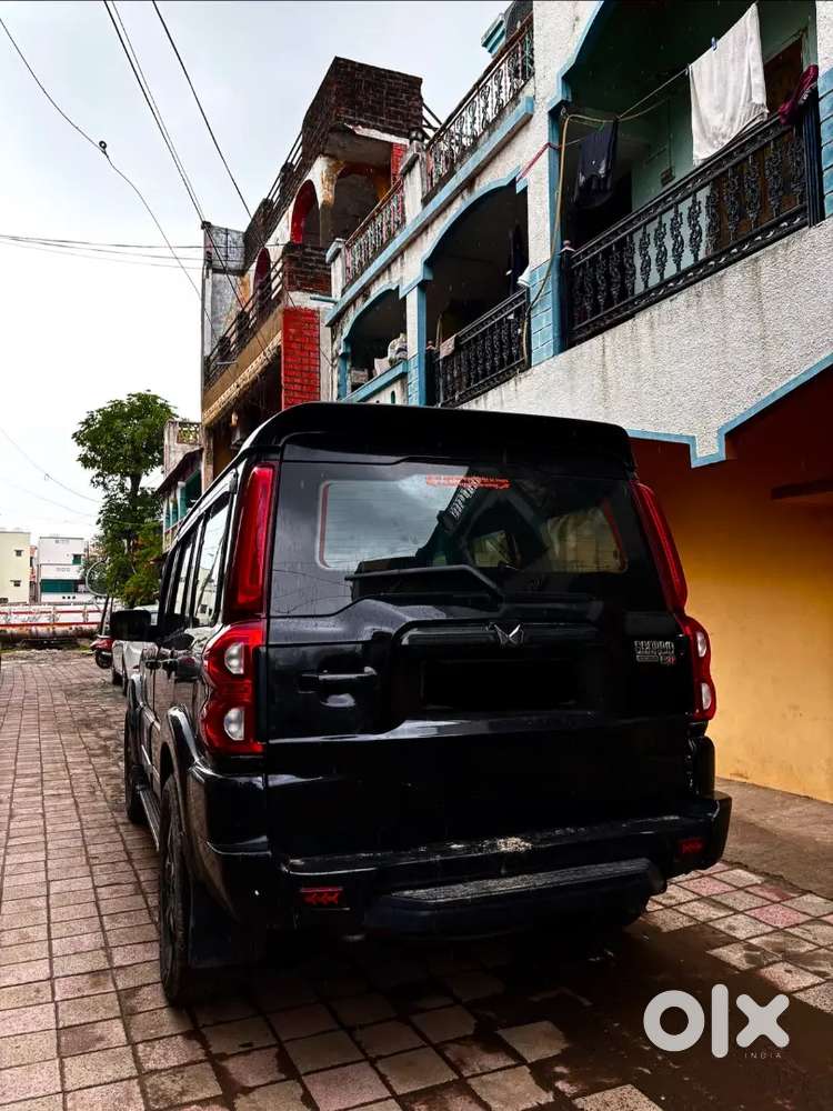 Mahindra Scorpio 2014 Petrol Manual