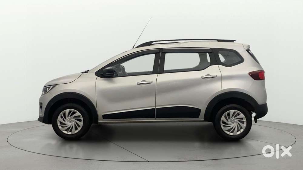 Renault Triber Rxz, 2024, Petrol