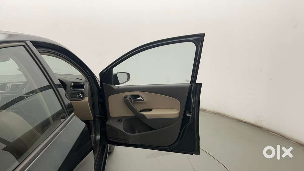 Volkswagen Vento 1.2l Tsi Highline Plus At Petrol, 2017, Petrol