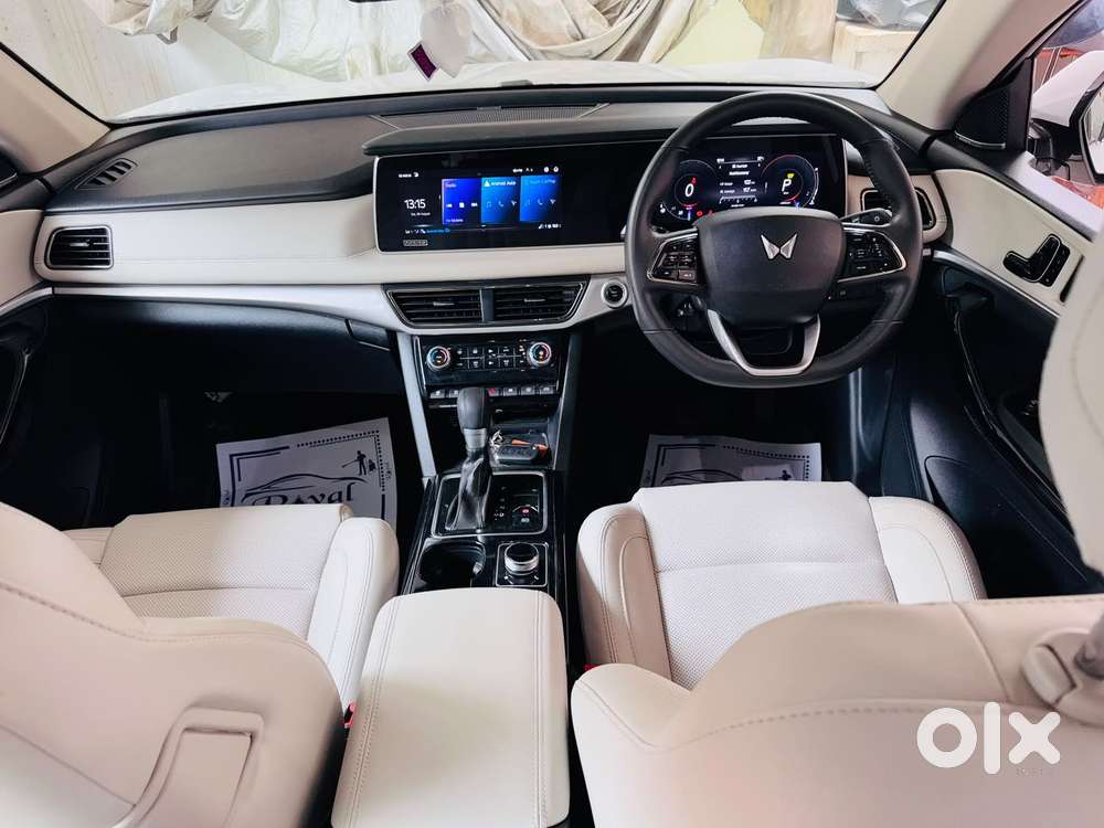 Mahindra Xuv700 2.2 Ax 7 Diesel At Str Awd, 2024, Diesel