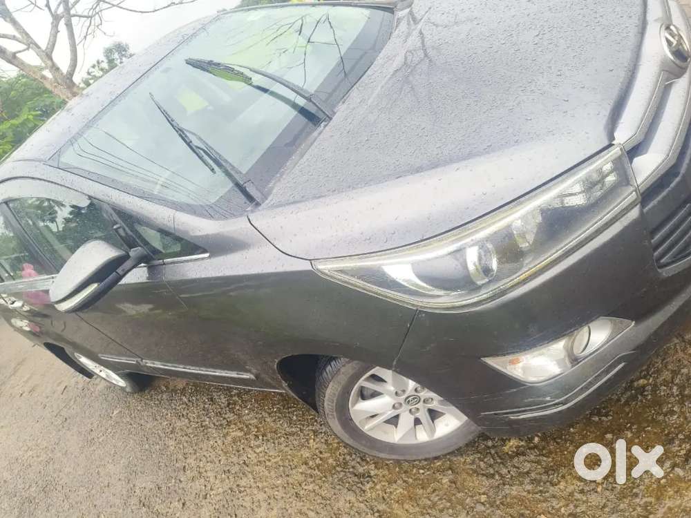 Toyota Innova Crysta Manual 2.4 V 8 Str 2017 Sale