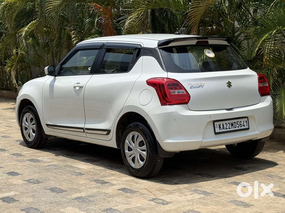 Maruti Suzuki Swift Vxi + Manual, 2023, Petrol