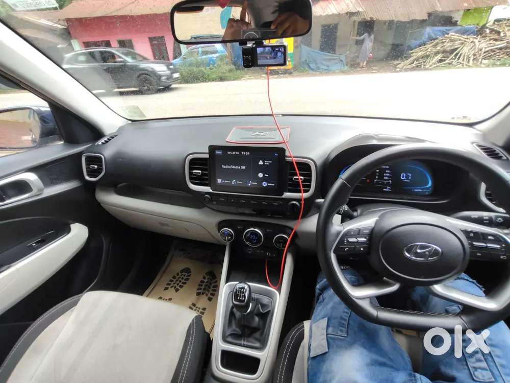 Hyundai Venue 2022 Diesel Well Maintained Sunroof With Push Button