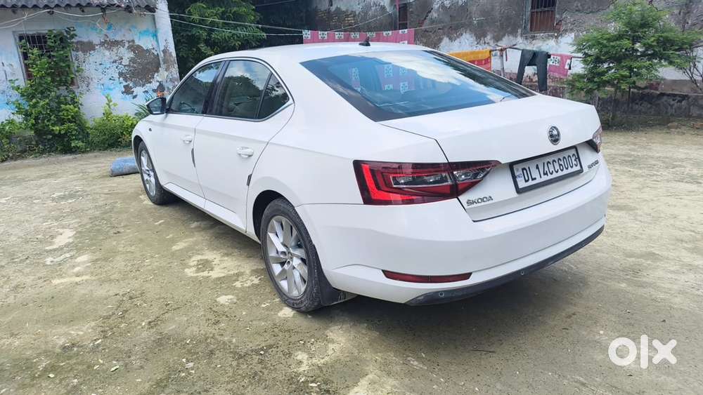 Skoda Superb 2016 Petrol Well Maintained
