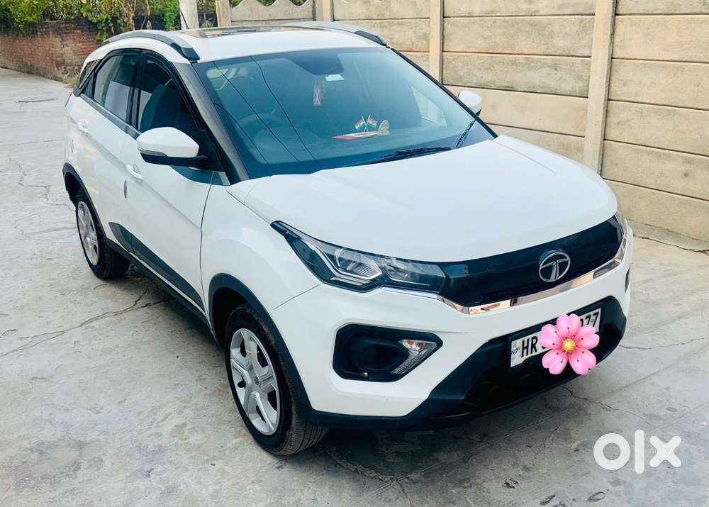 Tata Nexon Fearless Plus S Purple 1.5 Revotorq Diesel 6mt Dual Tone,..