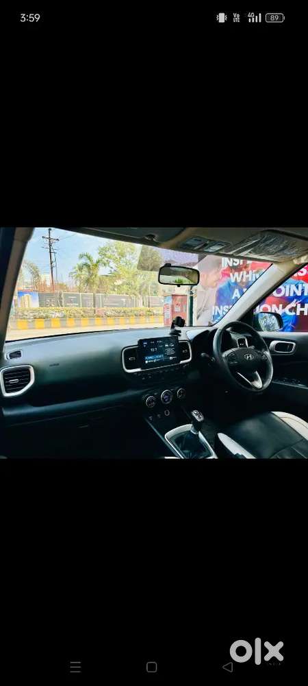 Hyundai Venue Turbo.