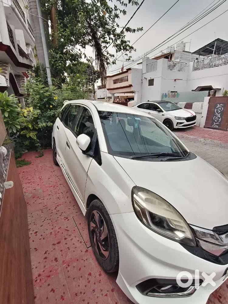 Best 7 Seater Car For Family New Condition Type.
