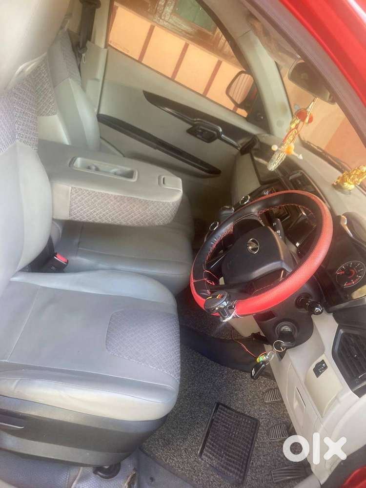 Mahindra Kuv 100 4+ G80 6s 2017 Petrol Good Condition