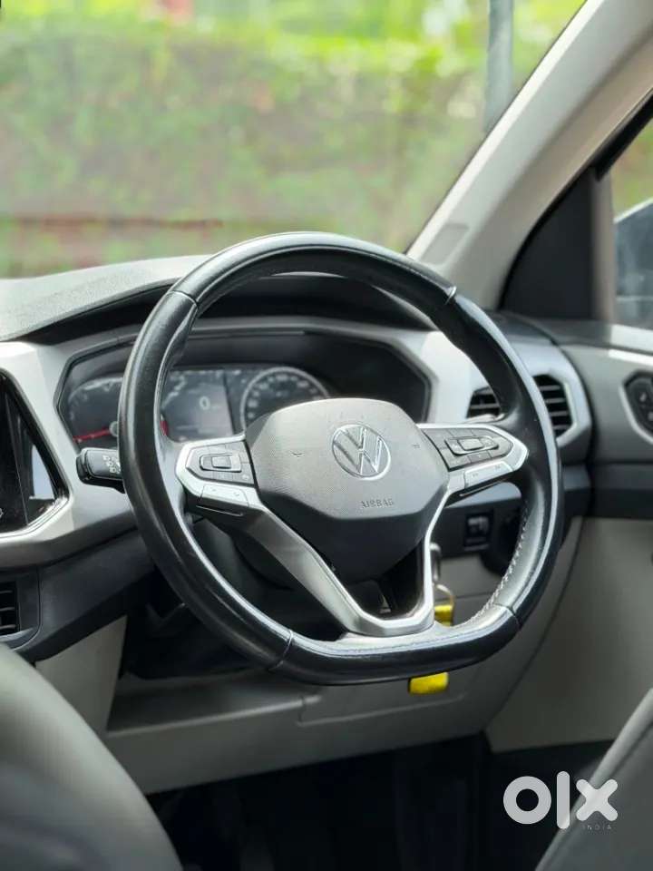 Volkswagen Taigun 1.0 Tsi Highline At, 2023, Petrol