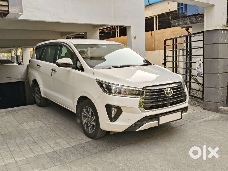 Toyota Innova Crysta [2020-ongoing] 2.4 Vx 8 Str, 2022, Diesel