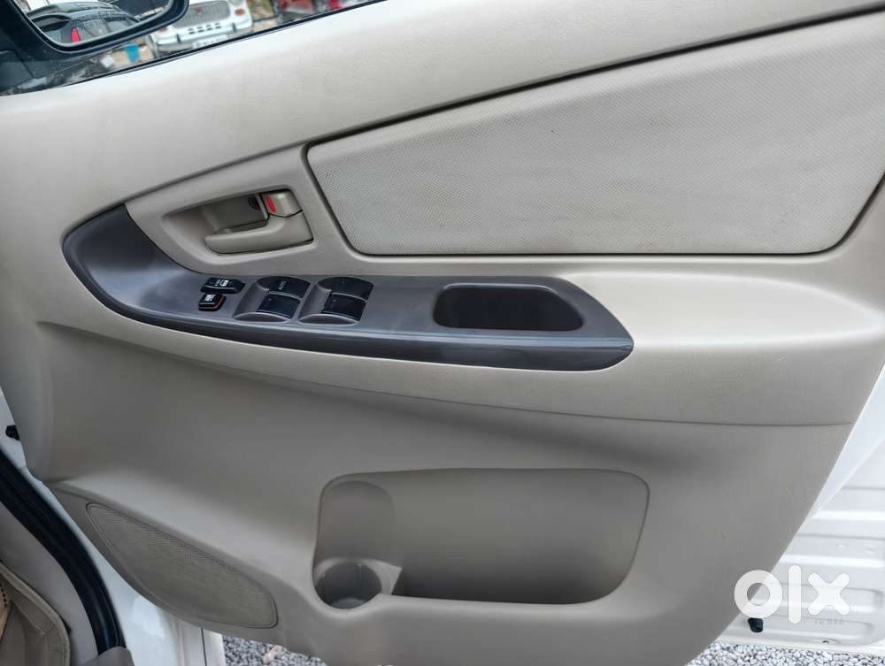 Toyota Innova 2.5 V 7 Str, 2011, Diesel