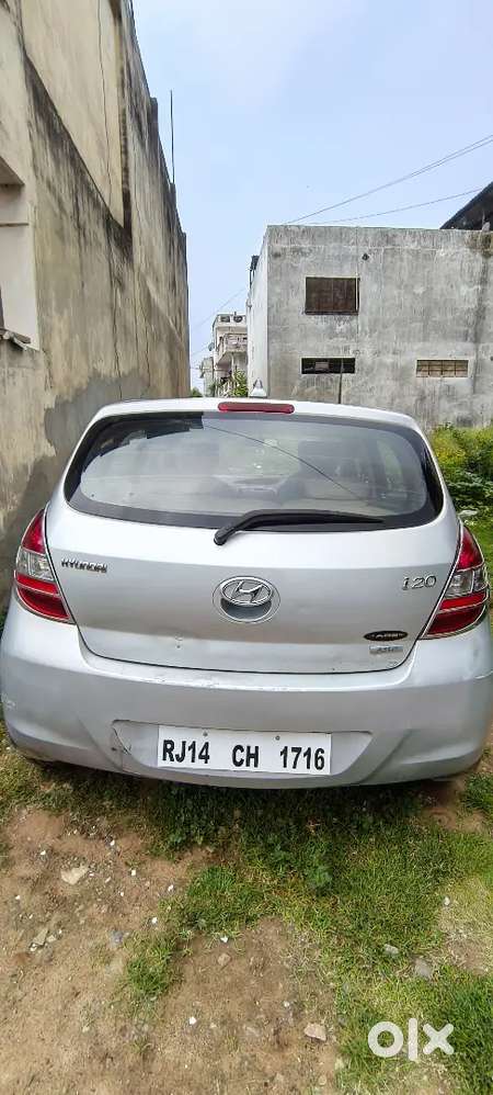 Hyundai I20 Asta Top Model 2009  Petrol + Lpg  Abs