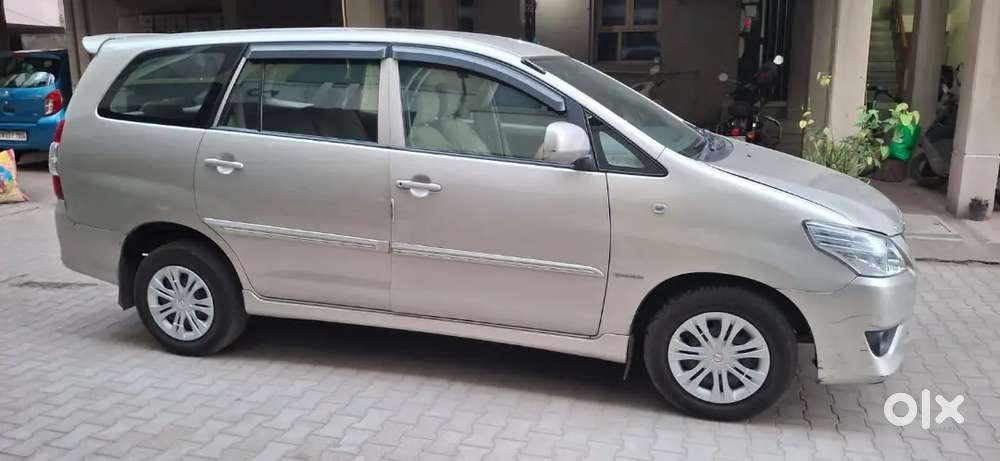 Toyota Innova 2012 Model Diesel Car