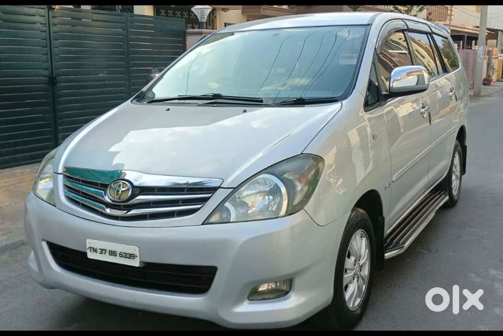 Toyota Innova 2.5 Vx 8 Seater Bs Iv, 2011, Diesel