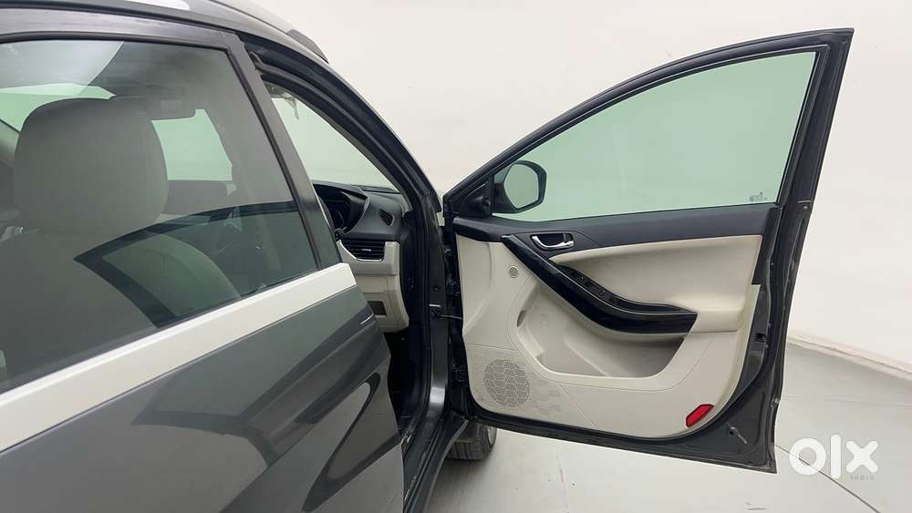 Tata Nexon 1.2 Revotron Xz Plus, 2022, Petrol
