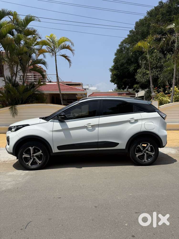 Tata Nexon Xz Plus (hs), 2023, Petrol