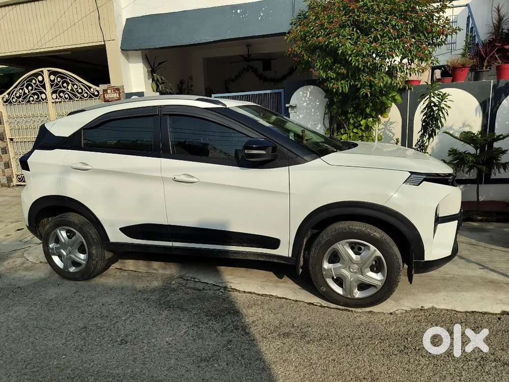 Tata Nexon 2025 Petrol