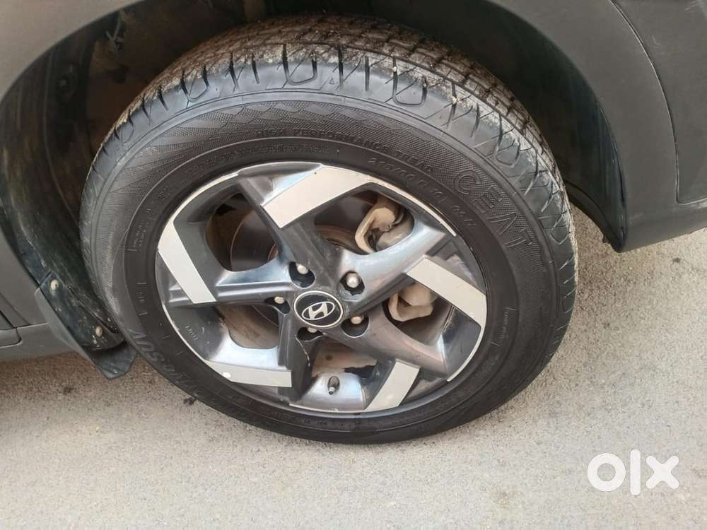 Hyundai Venue Petrol Manual 2020