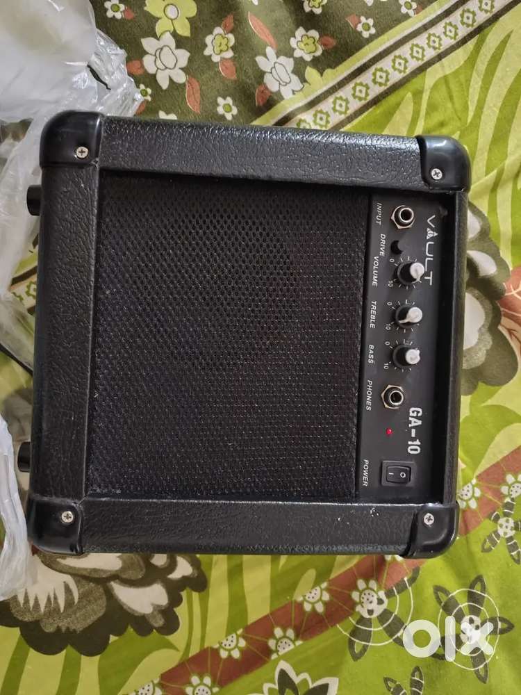 Electric Guitar with amplifier