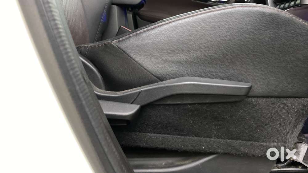 Maruti Suzuki Grand Vitara 1.5 Alpha Smart Hybrid At, 2023, Petrol