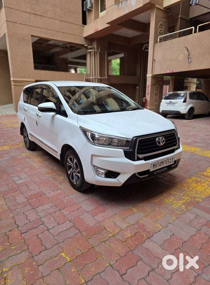 Toyota Innova Crysta [2020-ongoing] 2.4 Gx 7 Str, 2025, Diesel