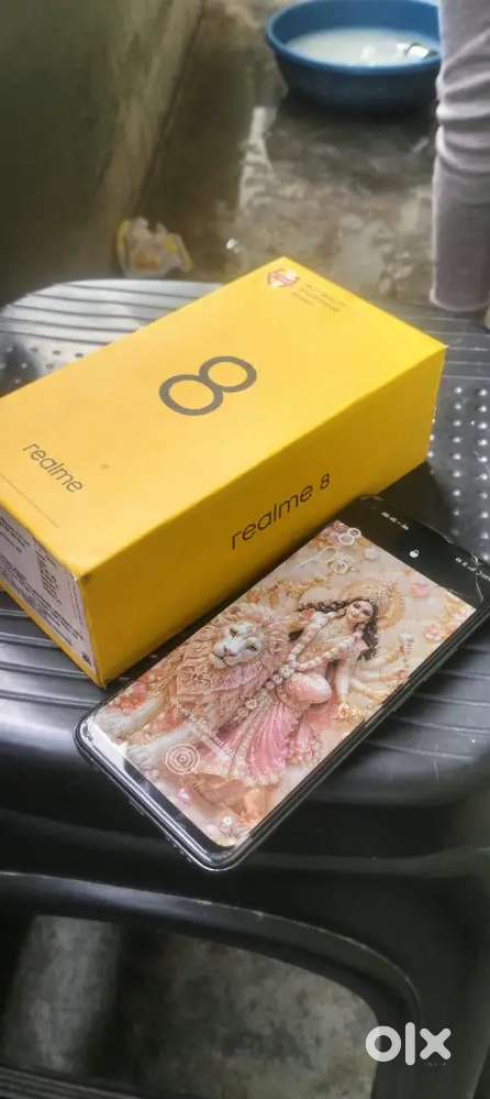 realme 8 (4+4/128)  hai