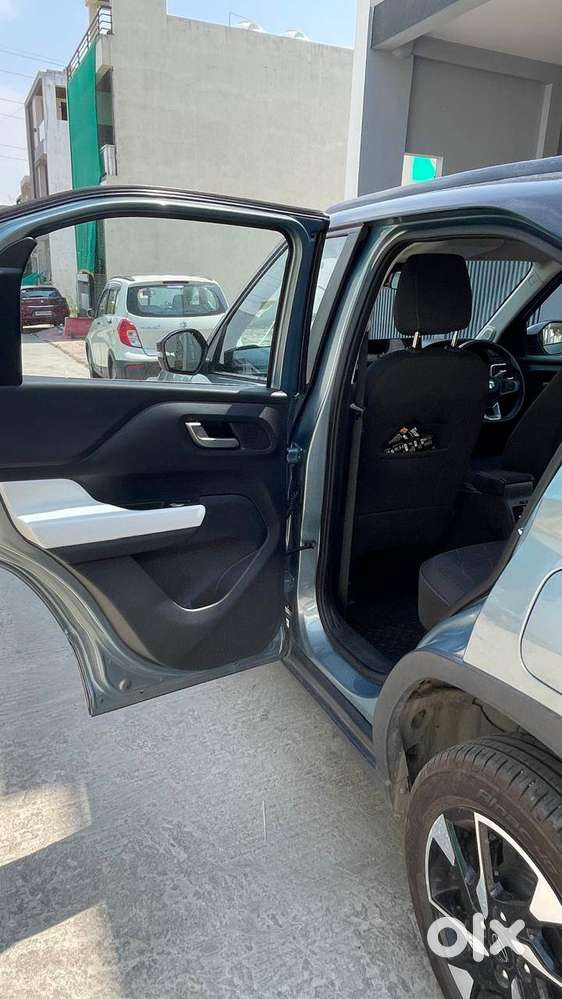 Tata Punch Creative Dt Amt