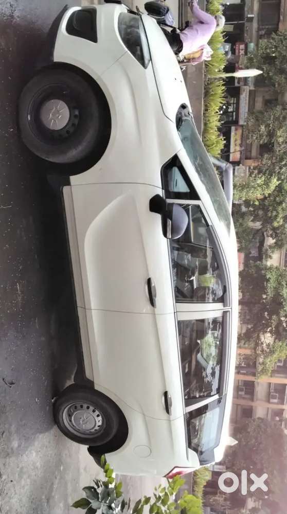 2020 Mahindra Marazzo Colour White Diesel Engine