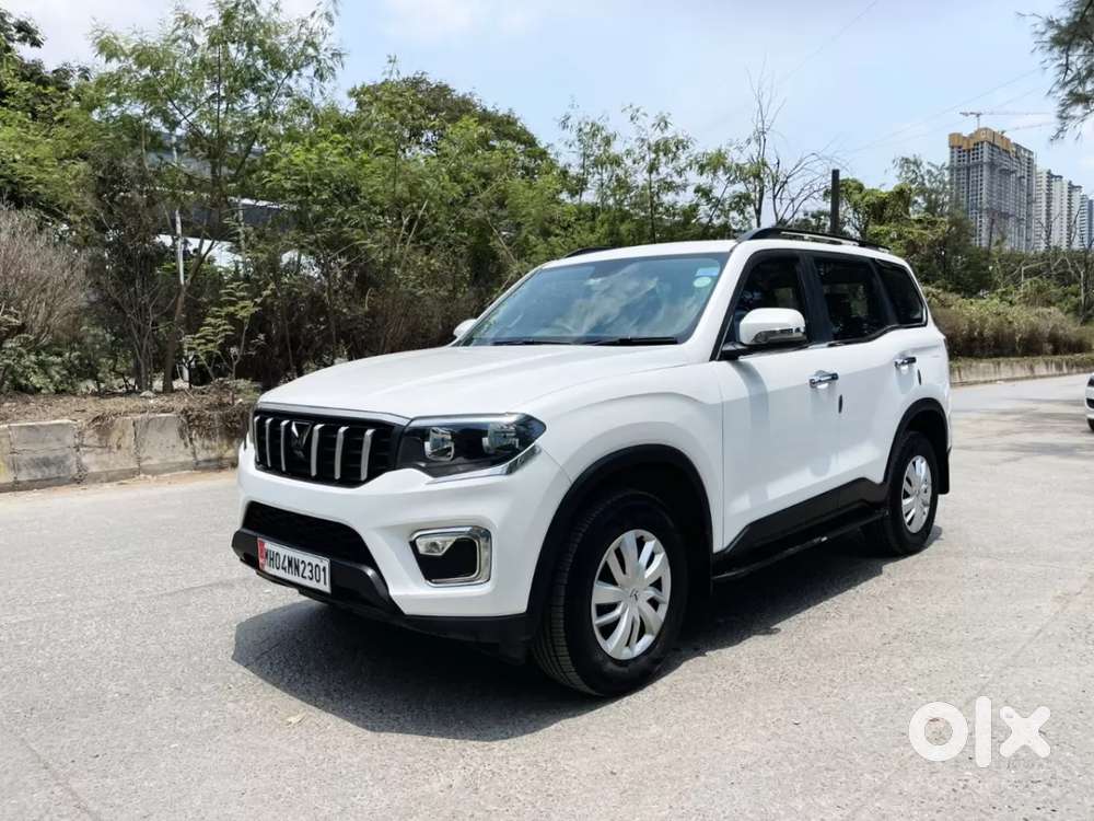 Mahindra Scorpio N Z4 Petrol At 7 Str, 2025, Petrol