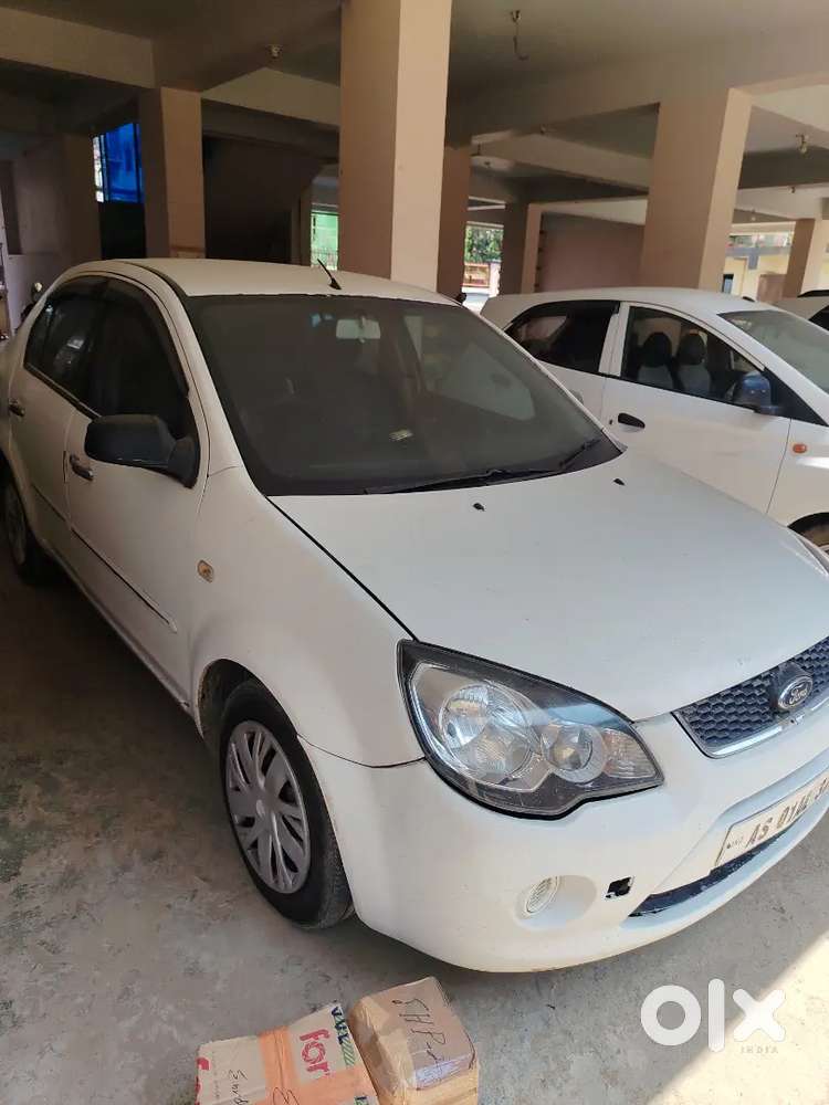 Ford Fiesta Petrol 1600 Cc Engine Luxury Sedan White Color Car