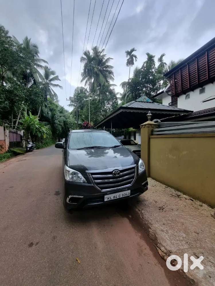 Toyota Innova 2014 Diesel Well Maintained